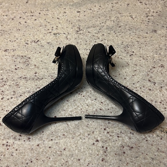 Christian Dior Cannage Pattern Leather Pumps Size 39 Pre-Loved - Picture 12 of 13